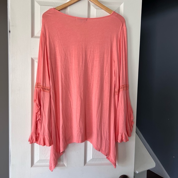 Relativity Coral Tunic with Bell Sleeves size M - Picture 4 of 4